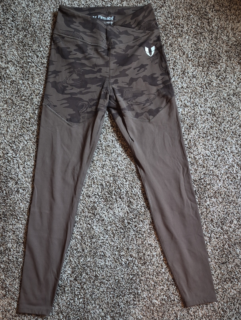 V- Waist Brown Camo Panel Leggings